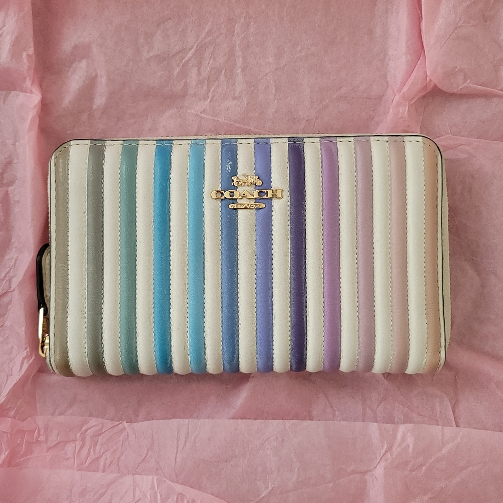 Coach Accordion Zip Wallet With Ombre Quilting